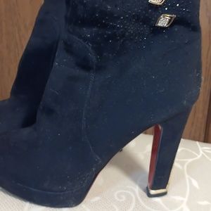 WOMEN BLACK BOOTIE